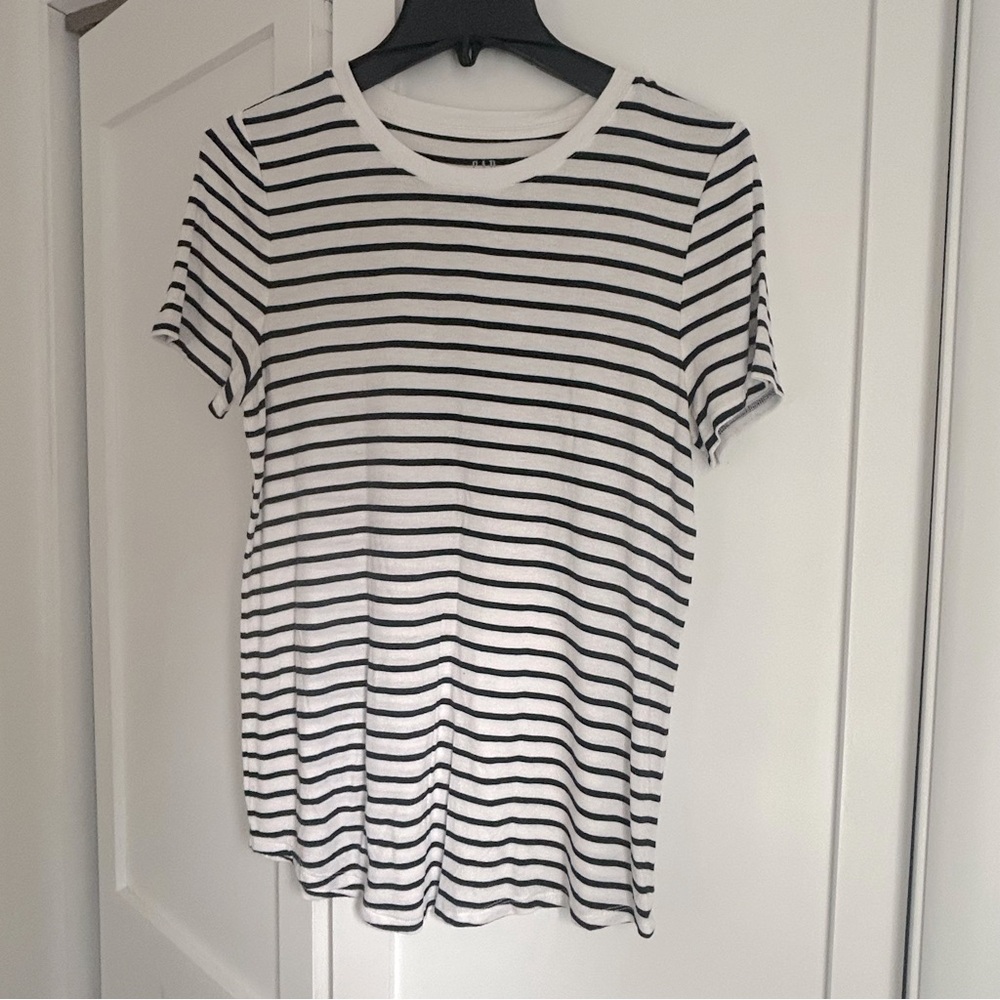 White and navy striped soft cotton tee #stripes